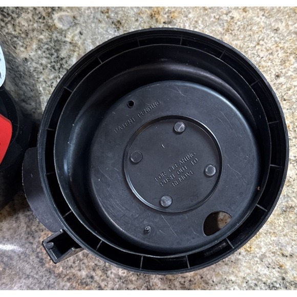 QuikTrip Vintage Plastic Refill Travel Mug 32oz Black Red/White Logo QT - Picture 12 of 13